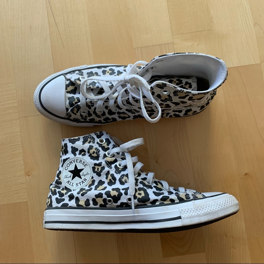 Leopard print converse chuck taylor high tops